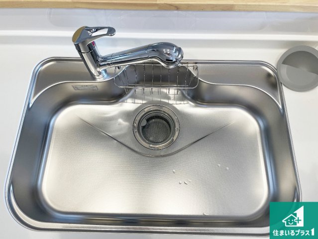 29日(土)30日(日)現地ご見学可能！　枚方市野村北町　限定1邸の設備|浄水器を内蔵！炊飯時、お茶を作る時に安心してお水を使えます！お湯と冷水、浄水と原水、シャワーの切替えもワンタッチです！