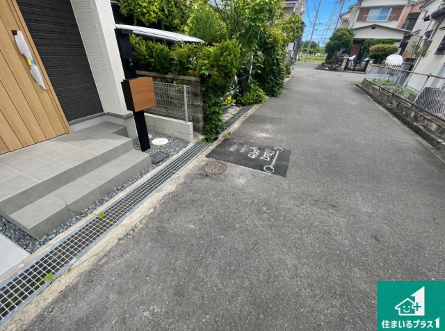 5日(土)6日(日)現地ご見学可能！　枚方市野村北町　限定1邸の前面道路含む現地写真|車通りの少ない前面道路！お子様がいらっしゃるご家族でも安心！