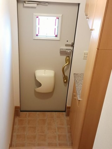 アルモニーの玄関