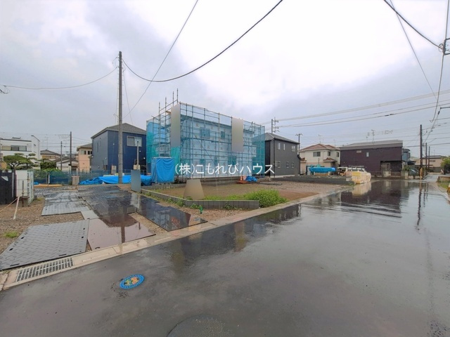鴻巣市松原3丁目　新築一戸建て　（9区画）　04の前面道路含む現地写真|撮影：'26/04/14
