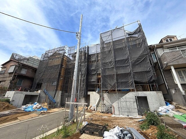 【外観】 | 板橋区中台1丁目　新築分譲住宅　全3棟（成増店） | 高台に位置しているため、採光が取りやすく、浸水被害を受けにくいのも魅力です。