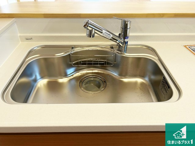 1(土)2(日)現地説明会　天理市指柳町の設備|浄水器を内蔵！炊飯時、お茶を作る時に安心してお水を使えます！お湯と冷水、浄水と原水、シャワーの切替えもワンタッチです！