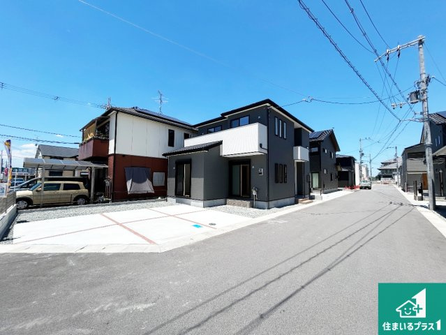 1(土)2(日)現地説明会　天理市指柳町の前面道路含む現地写真|周辺は閑静な住宅街！前面道路広々で車の出し入れも便利です。駐車が苦手な方でも安心して車庫入れできます！