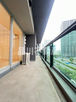 【バルコニー】 | シティタワー品川 | 暖かな日差しのふりそそぐバルコニー