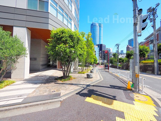 【その他】 | マジェスタワー六本木 | 前面道路
