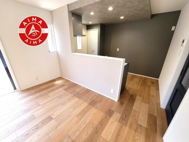 糟屋郡久山町大字山田第1-1棟（1号棟）の内観：施工例|キッチンから立ち込める香りが今日の料理を期待させます。