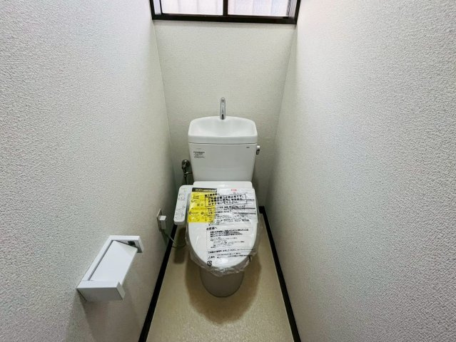 筑西市幸町三丁目 リフォーム物件　のトイレ|〇トイレ〇
新品交換済み、温水洗浄便座です。
2026年4月撮影