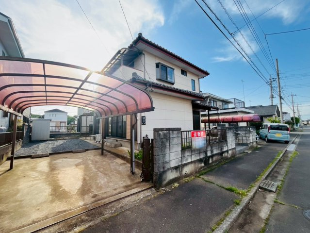 筑西市幸町三丁目 リフォーム物件　の外観|大切なお車を雨や風から守るカーポート付き♪
2026年4月撮影