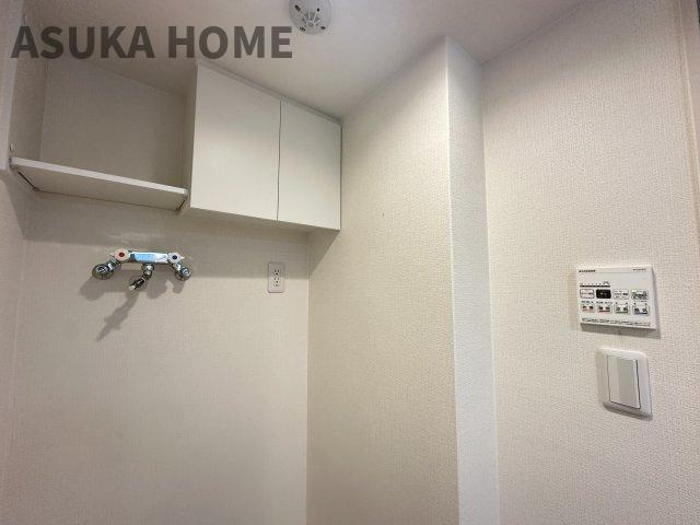 ソルシェ横浜西谷の収納|収納付きの脱衣所です。洗剤ストックの収納などに便利です。