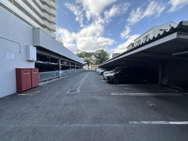 グリーンコーポ大正の駐車場
