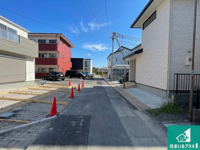 ★草津市川原　第2期　新築一戸建ての前面道路含む現地写真|周辺は落ち着いた街並みの住宅地！子育てがしやすい住環境です！まだ未完成ですが、現地でしかわからない事もございます。是非一度ご覧ください。