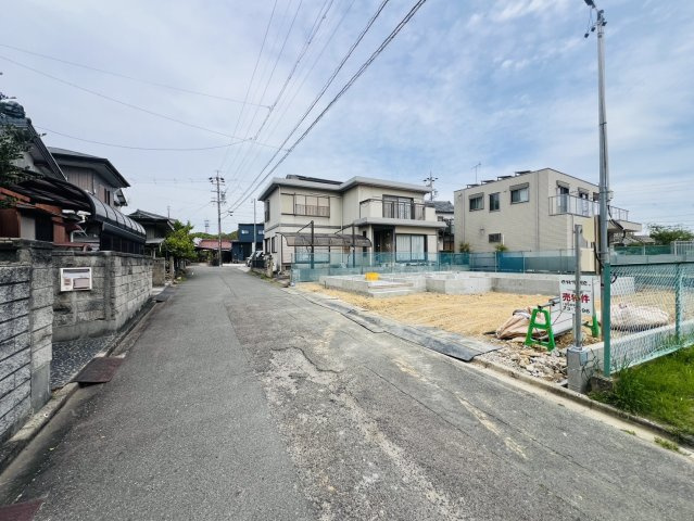 武豊町東大高本田5番48、5番46『仲介手数料無料』新築戸建ての前面道路含む現地写真