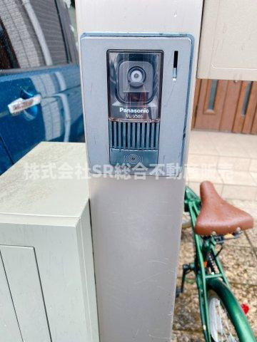 御厨東2丁目中古戸建の防犯設備|弊社は中古戸建のご紹介、その後のリフォームのご提案、
賃貸物件のご紹介、すべてご対応可能です。
お客様にあったプランをご提案致します。
まずはお問合せ下さいませ。