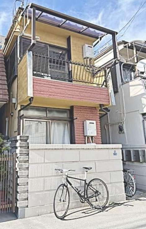 リプロンビギン蒲田24の玄関