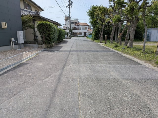 リーブルガーデン半田市成岩東町の前面道路含む現地写真|●○前面道路○●