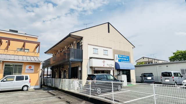 メイプルハイムの駐車場