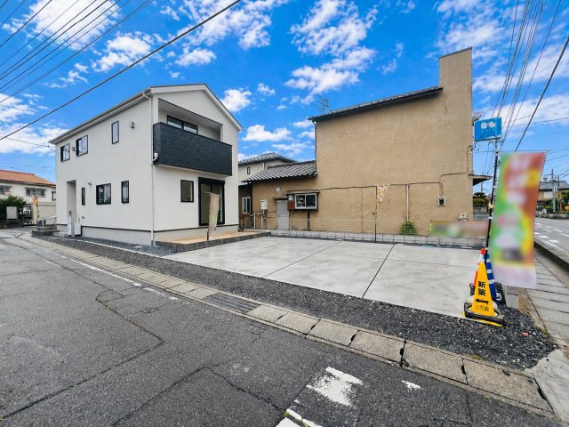 高崎上並榎町の前面道路含む現地写真|駐車スペース３台可◎
