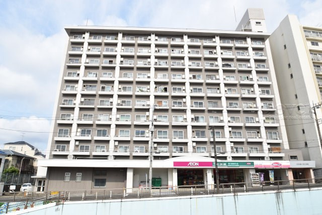【現況写真】 | ハヤマビル | 前面道路と外観の様子～即日のご見学可能～　お問合せはお気軽にどうぞ。