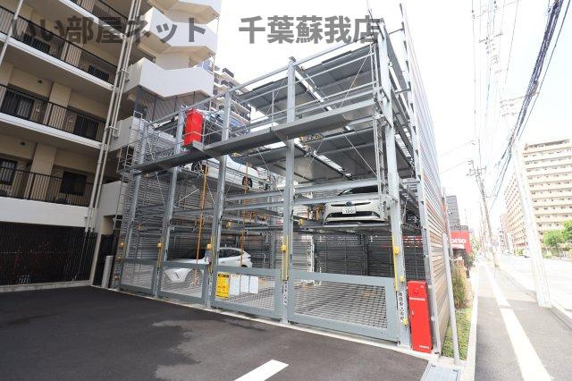 センチュリー千葉みなとの駐車場