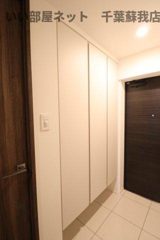 センチュリー千葉みなとの玄関|明るい玄関です