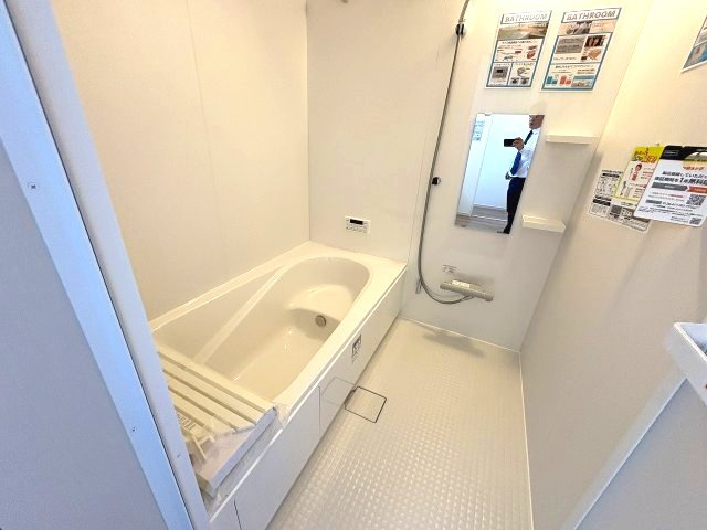 【浴室】 | 福岡市南区鶴田4丁目5期　2号棟（全3棟）【仲介手数料無料・0円】 | 現地写真。浴室です。