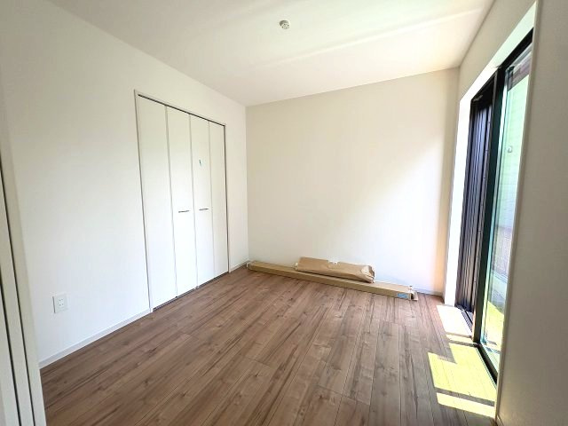 【居間・リビング】 | 福岡市南区鶴田4丁目5期　2号棟（全3棟）【仲介手数料無料・0円】 | 現地写真。