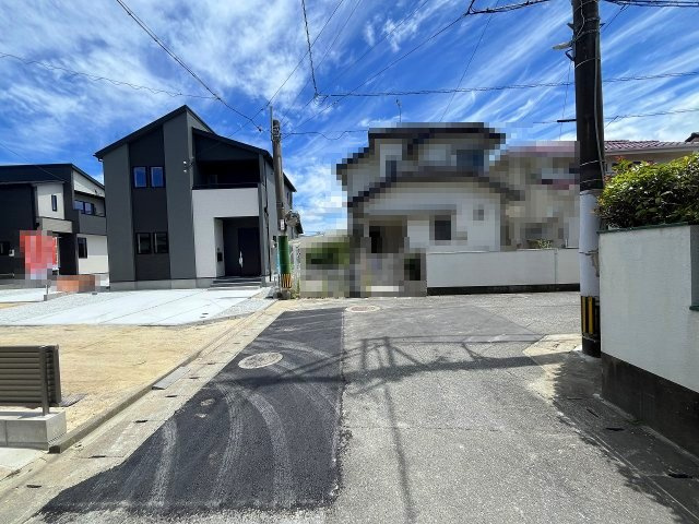 【その他】 | 福岡市南区鶴田4丁目5期　2号棟（全3棟）【仲介手数料無料・0円】 | 現地写真。前面道路です。