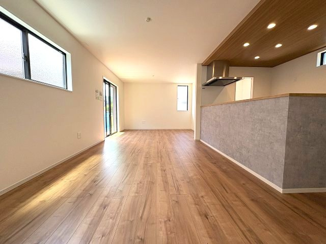 【洋室】 | 福岡市南区鶴田4丁目5期　2号棟（全3棟）【仲介手数料無料・0円】 | 現地写真。