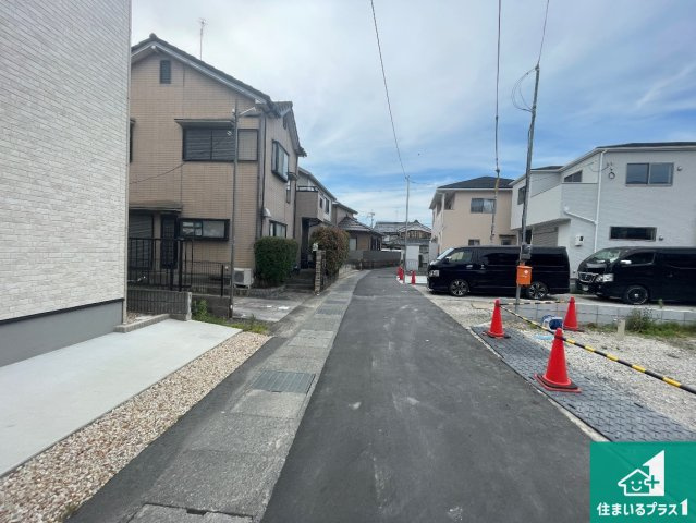 草津市川原　第2期　新築一戸建ての前面道路含む現地写真|周辺は落ち着いた街並みの住宅地！子育てがしやすい住環境です！まだ未完成ですが、現地でしかわからない事もございます。是非一度ご覧ください。