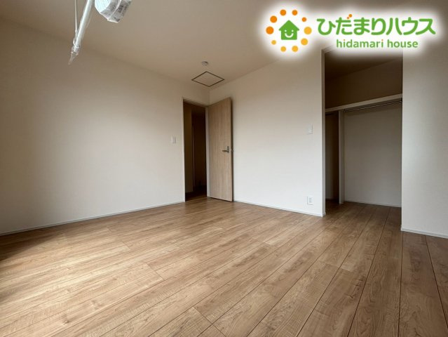 本庄市小島南1丁目　新築一戸建て　ブルーミングガーデン　02の寝室