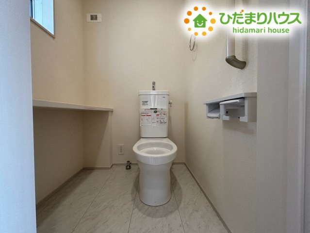 本庄市小島南1丁目　新築一戸建て　ブルーミングガーデン　02のトイレ