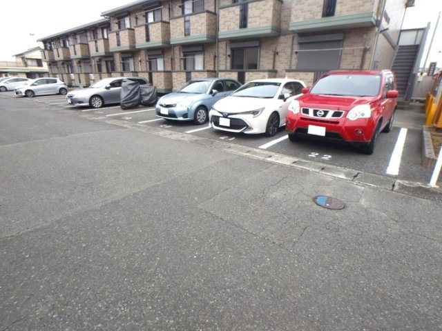 アムール・ルミエール　Ｂの駐車場