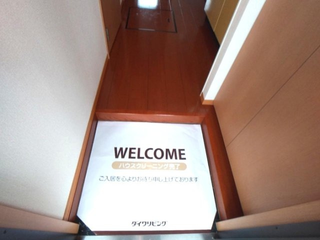 アムール・ルミエール　Ｂの玄関