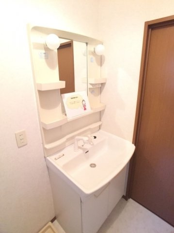 【洗面所】 | エスポワールイノウエ2