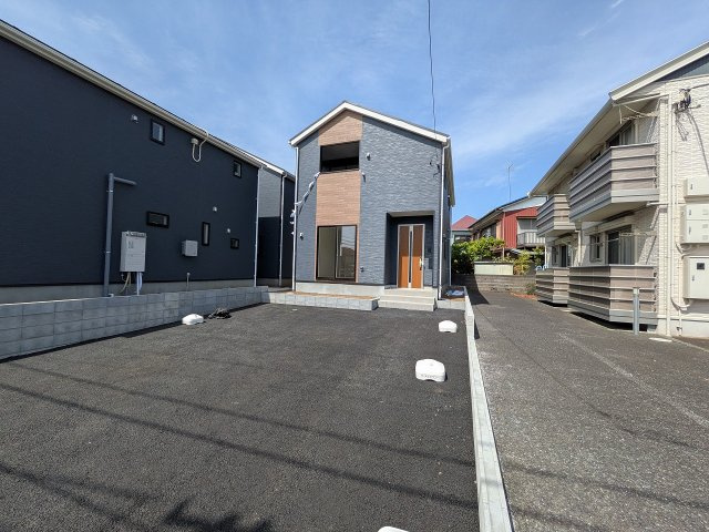 八王子市　小宮町　新築一戸建て　２４期の外観|～小宮駅徒歩9分　並列2台駐車可能カースペース付き　落ち着きのある住環境～
