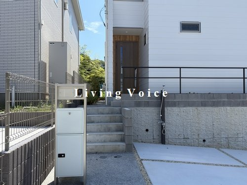 【仲介手数料０円】藤沢市片瀬山5丁目　新築一戸建てのエントランス|藤沢市片瀬山5丁目　新築一戸建て