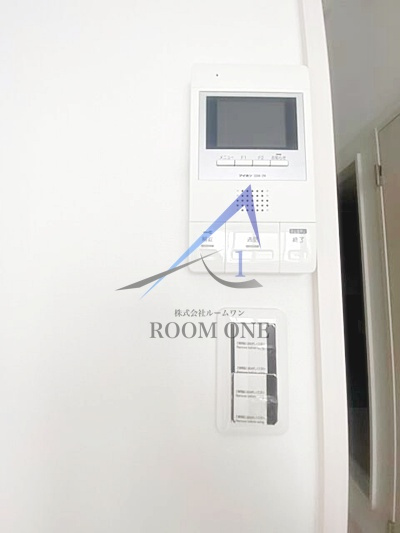 楽信マンションのセキュリティ|モニター付きインターホンです。