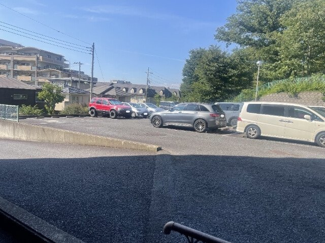 モーニングパーク朝霞の駐車場