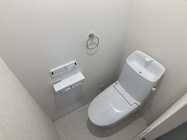 エターナルシー泉台のトイレ|温水洗浄便座付きのトイレ