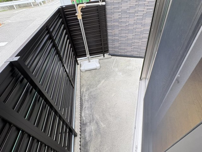 【バルコニー】 | NーＦＯＲＥＳＴ松並町 | 開放的で明るい空間を演出してくれるバルコニーです
