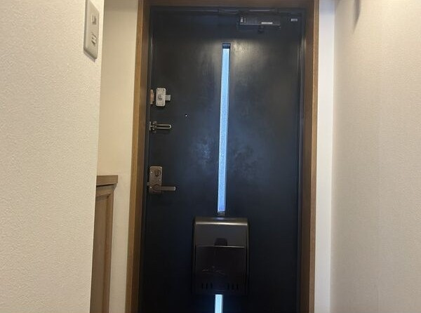 LONE STAR茶屋ヶ坂の玄関