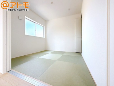【和室】 | 沼津市西間門第10　新築一戸建て　2号棟 | 和室は客間としてはもちろん、家事の休憩やお子様のおむつ替えにもピッタリ♪