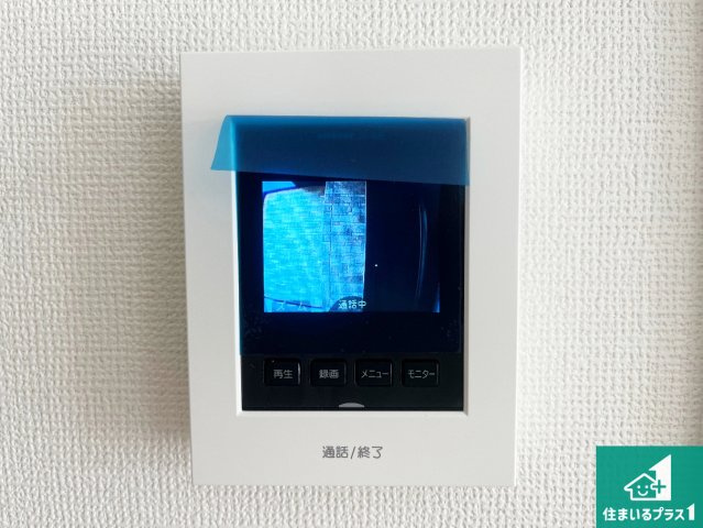 明石市大久保町大窪　第19期　新築一戸建ての防犯設備|カラーモニターインターホン！声だけでなく来訪者の姿や顔がモニターで確認できるので、小さなお子様がいらっしゃるご家庭でも安心できます！