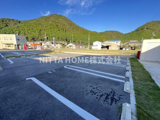 丹波市氷上町市辺のアパートの駐車場|敷地内に駐車場も完備●