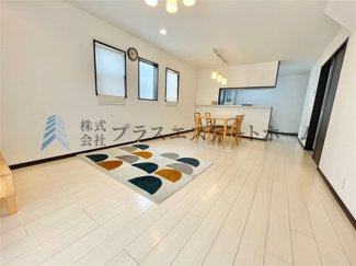 【居間・リビング】 | 兵庫区湊川町8丁目　戸建 | きれいにお住まいです♪