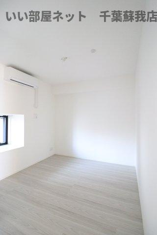 センチュリー千葉みなとの洋室|コンパクトで使いやすい洋室です