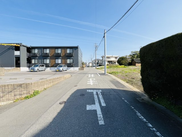武豊町長峰20-1『仲介手数料無料』新築戸建ての前面道路含む現地写真