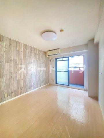 大阪市東淀川区東中島１丁目の賃貸マンションの居間・リビング