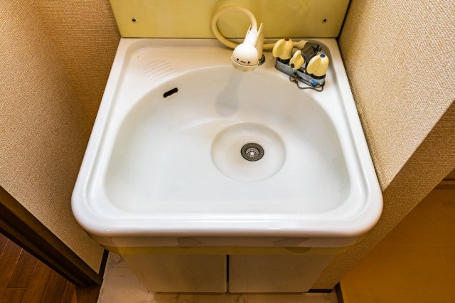 セントラルハイムの洗面所|室内写真は205号室のものです。色、仕様は異なります。