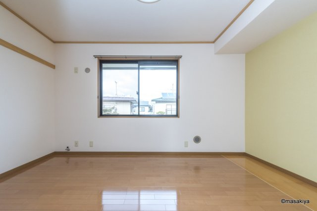 セントラルハイムの寝室|室内写真は205号室のものです。色、仕様は異なります。